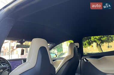 Лифтбек Tesla Model S 2013 в 