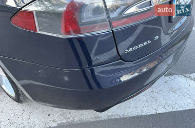 Лифтбек Tesla Model S 2013 в 