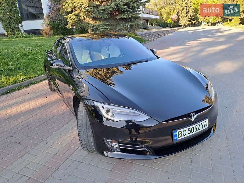 Лифтбек Tesla Model S 2020 в Тернополе