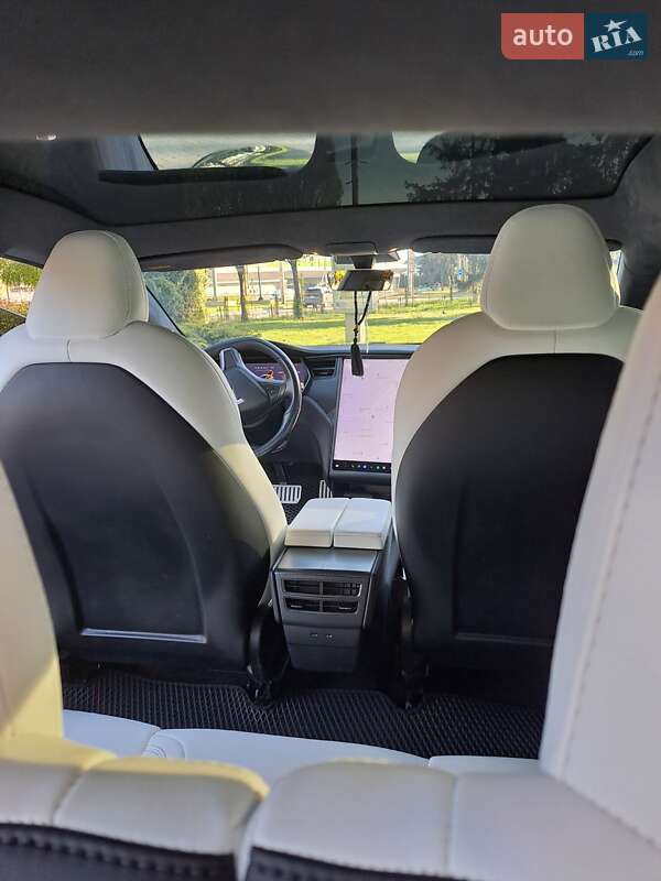 Лифтбек Tesla Model S 2020 в Тернополе