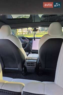 Лифтбек Tesla Model S 2020 в 