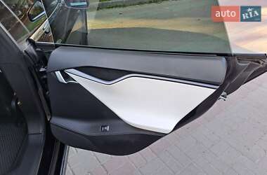 Лифтбек Tesla Model S 2020 в 