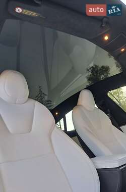 Лифтбек Tesla Model S 2020 в 