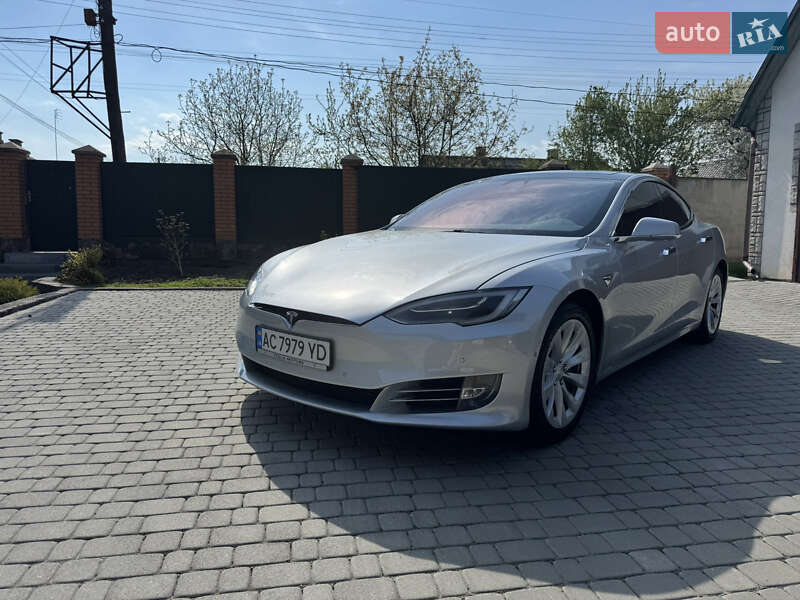 Ліфтбек Tesla Model S 2017 в 