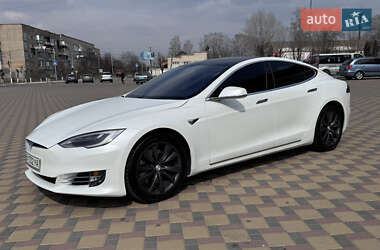 Лифтбек Tesla Model S 2017 в 