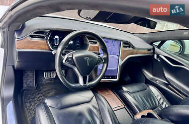 Лифтбек Tesla Model S 2017 в 