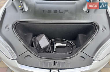 Лифтбек Tesla Model S 2017 в 