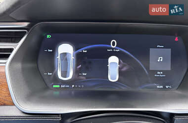 Лифтбек Tesla Model S 2017 в 