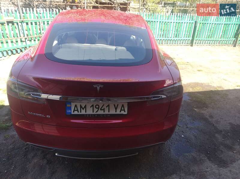 Ліфтбек Tesla Model S 2014 в Житомирі
