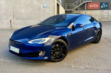 Лифтбек Tesla Model S 2017 в 