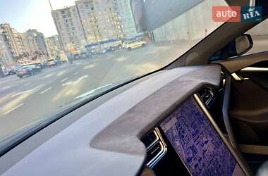 Лифтбек Tesla Model S 2017 в 