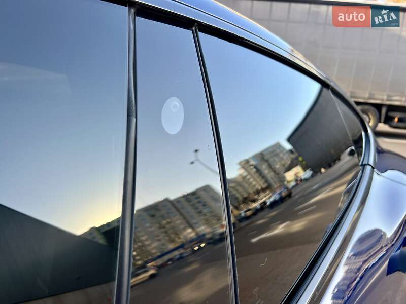 Лифтбек Tesla Model S 2017 в Киеве