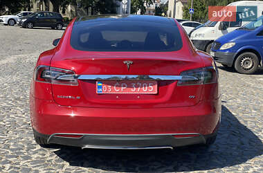 Лифтбек Tesla Model S 2013 в 