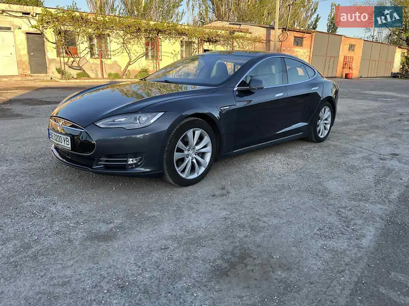 Tesla Model S