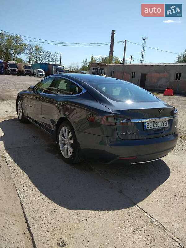 Лифтбек Tesla Model S 2016 в Николаеве