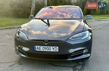 Ліфтбек Tesla Model S 2018 в 