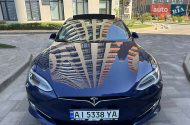 Лифтбек Tesla Model S 2016 в 