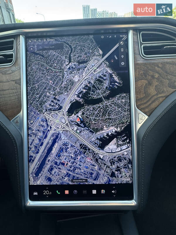 Лифтбек Tesla Model S 2016 в Киеве