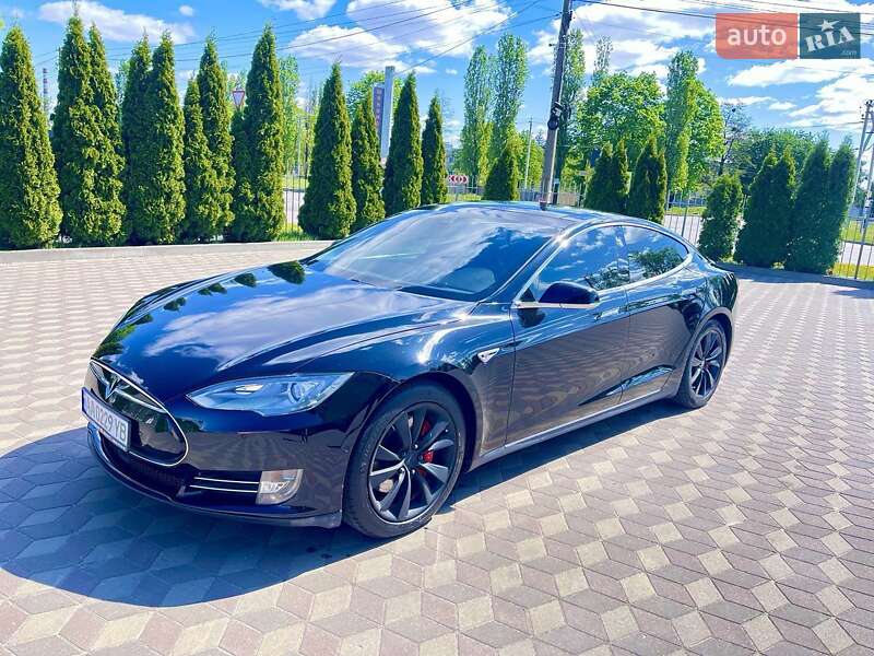 Лифтбек Tesla Model S 2015 в Броварах