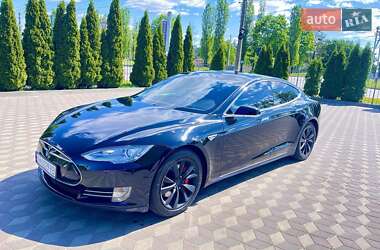 Лифтбек Tesla Model S 2015 в 