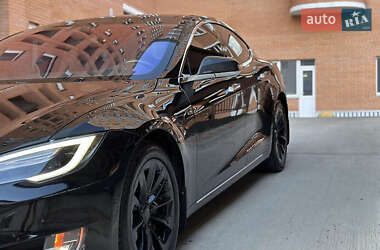 Лифтбек Tesla Model S 2017 в 