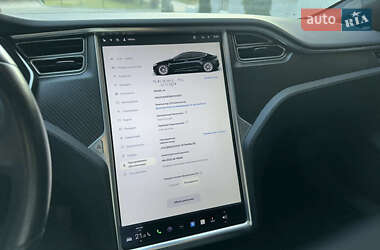 Лифтбек Tesla Model S 2017 в 
