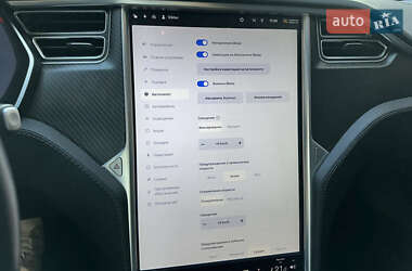 Лифтбек Tesla Model S 2017 в 