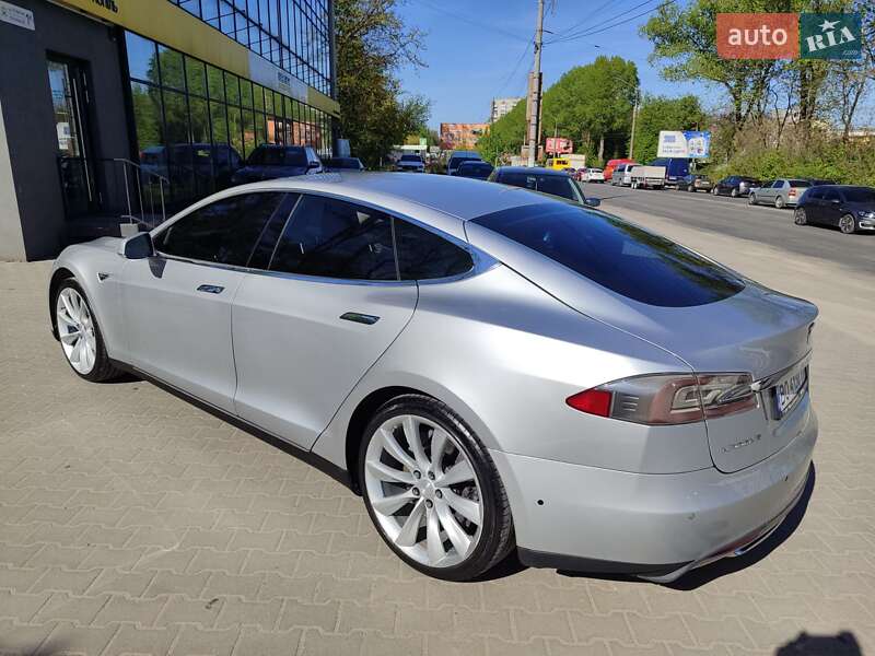Лифтбек Tesla Model S 2014 в Тернополе