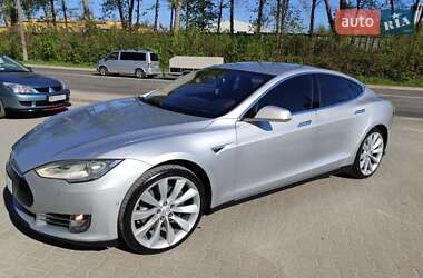 Лифтбек Tesla Model S 2014 в 