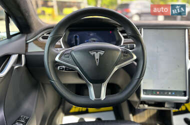 Ліфтбек Tesla Model S 2015 в 