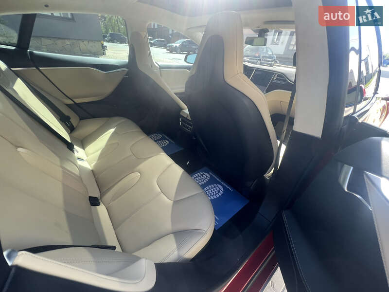 Лифтбек Tesla Model S 2014 в Луцке