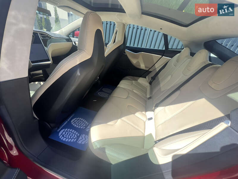Лифтбек Tesla Model S 2014 в Луцке