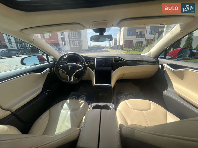 Лифтбек Tesla Model S 2014 в Луцке