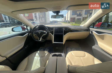 Лифтбек Tesla Model S 2014 в 