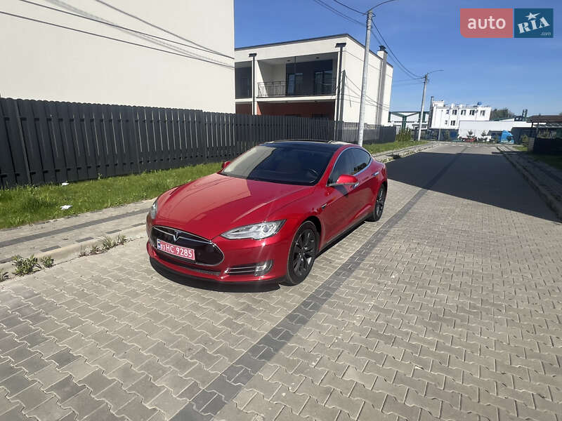 Лифтбек Tesla Model S 2014 в Луцке