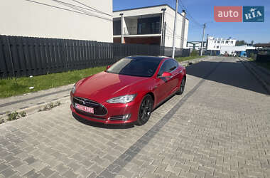 Лифтбек Tesla Model S 2014 в 