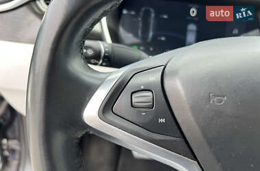 Лифтбек Tesla Model S 2017 в 