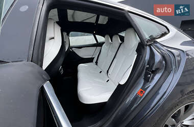Лифтбек Tesla Model S 2017 в 