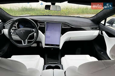 Лифтбек Tesla Model S 2017 в 