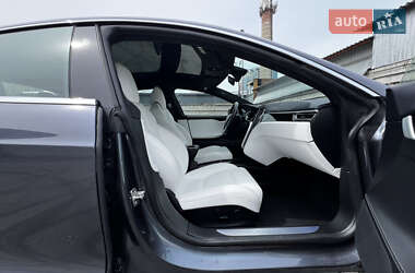 Лифтбек Tesla Model S 2017 в 
