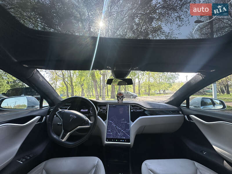 Лифтбек Tesla Model S 2016 в Харькове