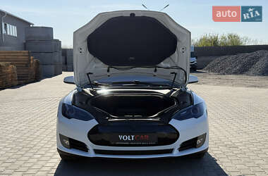 Лифтбек Tesla Model S 2013 в 
