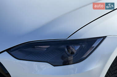 Лифтбек Tesla Model S 2013 в 