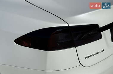 Лифтбек Tesla Model S 2013 в 