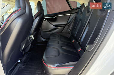 Лифтбек Tesla Model S 2013 в 