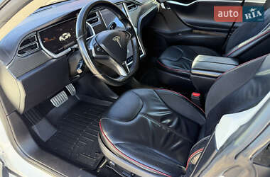 Лифтбек Tesla Model S 2013 в 
