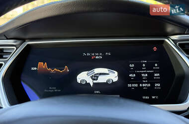Лифтбек Tesla Model S 2013 в 