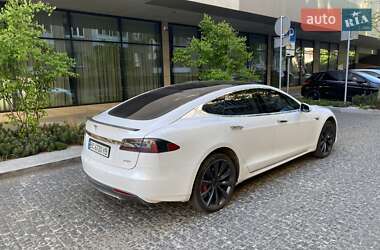 Лифтбек Tesla Model S 2014 в 