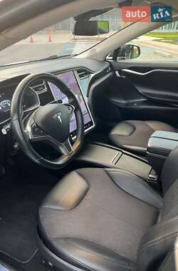 Лифтбек Tesla Model S 2016 в 