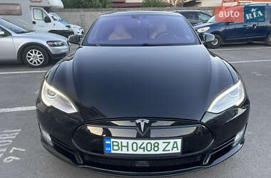 Лифтбек Tesla Model S 2015 в 